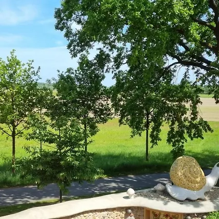Апартаменты Urlaubsnest Kuenstlerrefugium